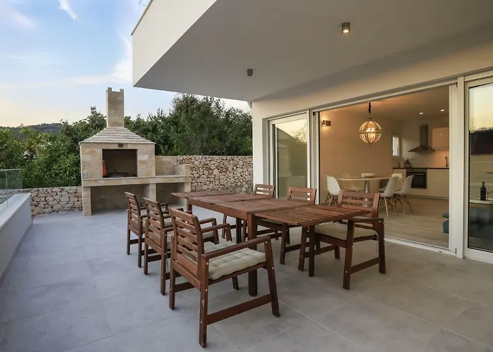 Vila Adastra Vinišće